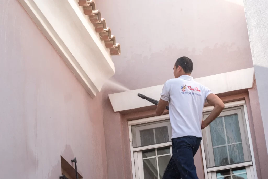 The wall cleaning method